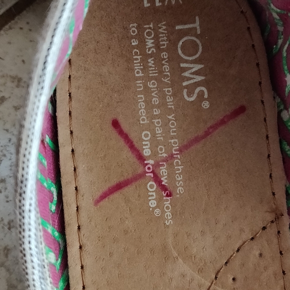 Tom's size 11 flats - Picture 3 of 4